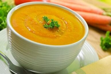 Zuppa di purea di verdure per gastrite